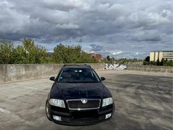 Schwarz Gebraucht 2007 Skoda Octavia Kombi | 2.900 €