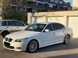 Weiß Gebraucht 2008 BMW 525 M Sport Limousine | 13.950 €