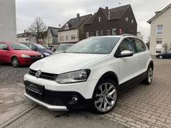 Pure white Gebraucht 2017 VW Polo Cross Kleinwagen | 10.997 € (Fairer Preis)