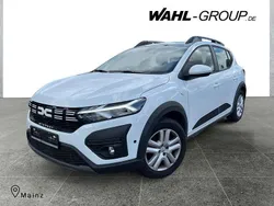 Weiß Gebraucht 2024 Dacia Sandero Expression Kleinwagen | 16.290 € (Fairer Preis)