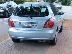 Silber Gebraucht 2004 Nissan Almera Limousine | 2.700 €