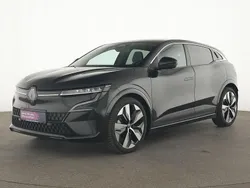 Schwarz Gebraucht 2023 Renault Mégane Techno SUV | 25.255 € (Guter Preis)