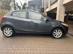 Grau Gebraucht 2007 Mazda 2 Independence Limousine | 3.998 € (Fairer Preis)
