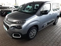 Grau Gebraucht 2024 Citroën Berlingo Feel Van / Kleinbus | 21.680 € (Guter Preis)