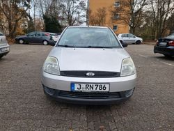 Silber Gebraucht 2005 Ford Fiesta Ambiente Kleinwagen | 650 € (Guter Preis)