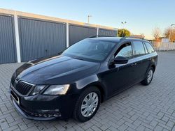 Blau Gebraucht 2018 Skoda Octavia Kombi | 6.400 € (Fairer Preis)