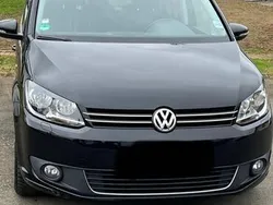 Schwarz Gebraucht 2012 VW Touran Van / Kleinbus | 8.800 € (Etwas zu teuer)