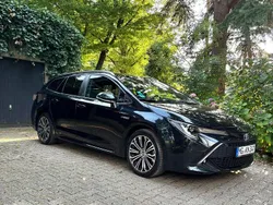 Schwarz Gebraucht 2021 Toyota Corolla Team Kombi | 20.250 € (Guter Preis)