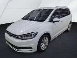 Oryxweiß perlmutteffekt Gebraucht 2024 VW Touran Highline Van / Kleinbus | 35.989 € (Fairer Preis)
