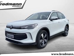 Pure white Gebraucht 2024 VW Tiguan Life SUV | 39.850 € (Guter Preis)