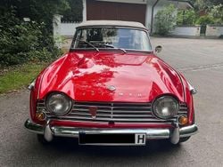 Rot Gebraucht 1967 Triumph TR4 Cabrio | 25.000 €