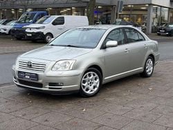 Silber Gebraucht 2006 Toyota Avensis Limousine | 3.999 € (Etwas zu teuer)