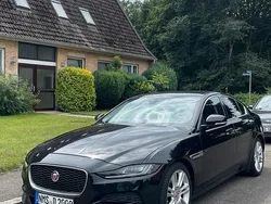Schwarz Gebraucht 2020 Jaguar XE Limousine | 21.000 € (Fairer Preis)
