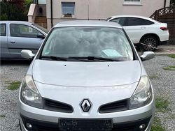 Silber Gebraucht 2006 Renault Clio II Kleinwagen | 2.300 € (Teuer)