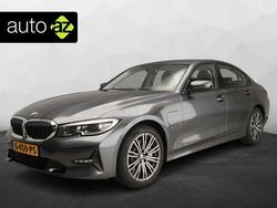 Grau Gebraucht 2019 BMW 330e Sport Line Limousine | 25.900 € (Fairer Preis)