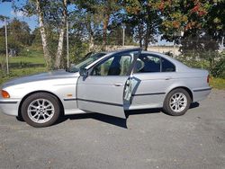 Silber Gebraucht 1998 BMW 523 Limousine | 4.600 € (Teuer)