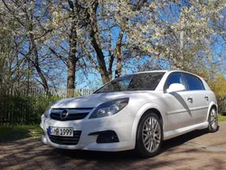 Weiß Gebraucht 2008 Opel Signum Cosmo Kombi | 6.666 €