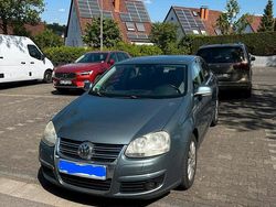 Blau Gebraucht 2007 VW Jetta Limousine | 2.800 €