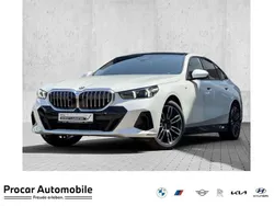 Weiß Gebraucht 2024 BMW 520 M Sport Limousine | 56.480 € (Fairer Preis)