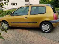 Gelb Gebraucht 1999 Renault Clio II Kleinwagen | 999 €