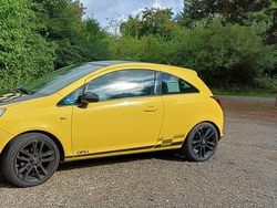 Gelb Gebraucht 2010 Opel Corsa Limousine | 4.999 € (Teuer)