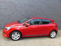 Orange Gebraucht 2021 Renault Clio V Zen Limousine | 13.950 € (Guter Preis)