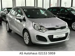 Silber Gebraucht 2014 Kia Rio Edition 7 Limousine | 7.950 € (Fairer Preis)