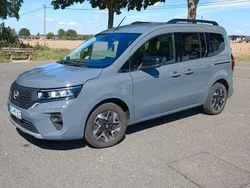 Grau Gebraucht 2024 Nissan Townstar Tekna Van / Kleinbus | 24.900 € (Guter Preis)