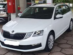 Weiß Gebraucht 2020 Skoda Octavia Ambition Kombi | 20.000 € (Guter Preis)