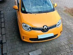 Gelb Gebraucht 2021 Renault Twingo Kleinwagen | 10.800 € (Guter Preis)