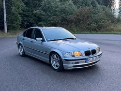 Silber Gebraucht 1998 BMW 318 Limousine | 2.700 €
