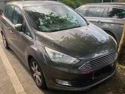 Grau Gebraucht 2017 Ford Grand C-Max Van / Kleinbus | 9.900 € (Guter Preis)