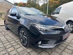 Night time black Gebraucht 2016 Toyota Auris Touring Sports Design Kombi | 9.900 € (Fairer Preis)