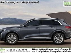 Mythosschwarz metallic Neu 2025 Audi Q5 S-Line SUV | 63.452 € (Superpreis)