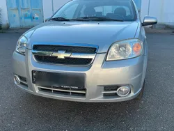 Silber Gebraucht 2008 Chevrolet Aveo Limousine | 2.000 €