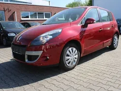 Rot Gebraucht 2011 Renault Mégane III Expression Limousine | 3.980 € (Guter Preis)