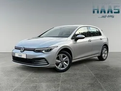 Silber Gebraucht 2020 VW Golf VIII Life Limousine | 16.490 € (Etwas zu teuer)