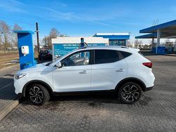 Weiß Gebraucht 2022 MG ZS Luxury Limousine | 16.450 € (Etwas zu teuer)