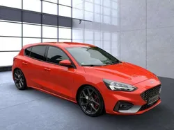 Rot Gebraucht 2019 Ford Focus ST Limousine | 26.950 € (Etwas zu teuer)