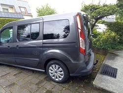 Grau Gebraucht 2017 Ford Grand Tourneo Connect Trend Van / Kleinbus | 11.900 € (Guter Preis)