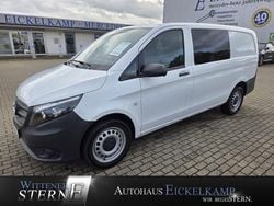 Weiß Gebraucht 2023 Mercedes Vito Van / Kleinbus | 28.441 € (Fairer Preis)