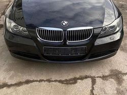 Black sapphire metallic Gebraucht 2005 BMW 320 Limousine | 2.800 € (Guter Preis)