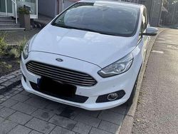 Weiß Gebraucht 2016 Ford S-MAX Titanium Van / Kleinbus | 12.500 € (Fairer Preis)