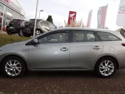 Grau Gebraucht 2017 Toyota Auris Hybrid Kombi | 15.300 € (Fairer Preis)