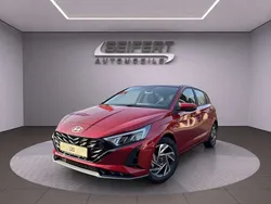 Dragon red Gebraucht 2024 Hyundai i20 Trend Limousine | 20.550 € (Fairer Preis)