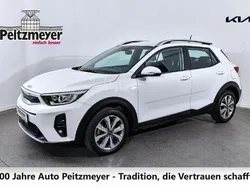 Schneeweiß Gebraucht 2023 Kia Stonic Vision SUV | 20.990 € (Etwas zu teuer)