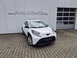 Super white Gebraucht 2023 Toyota Aygo Comfort Kleinwagen | 14.900 € (Guter Preis)