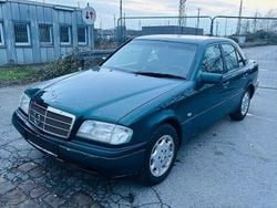 Grün Gebraucht 1995 Mercedes C180 Classic Limousine | 3.300 €