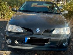 Schwarz Gebraucht 1998 Renault Mégane Cabriolet Cabrio | 2.800 €