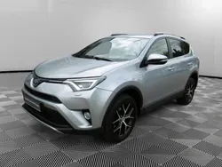 Lichtsilber metallic Gebraucht 2017 Toyota RAV4 Hybrid Basis SUV | 18.990 € (Fairer Preis)